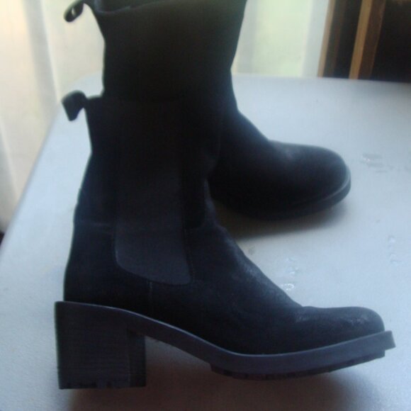 Emanuele Crasto ITALY Women's Black Suede Round Toe Chelsea Boots, EURO 39 M - Picture 3 of 16